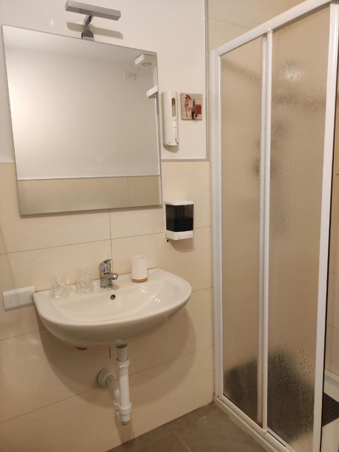 Residenza Lisy Hotel Verbania Ngoại thất bức ảnh