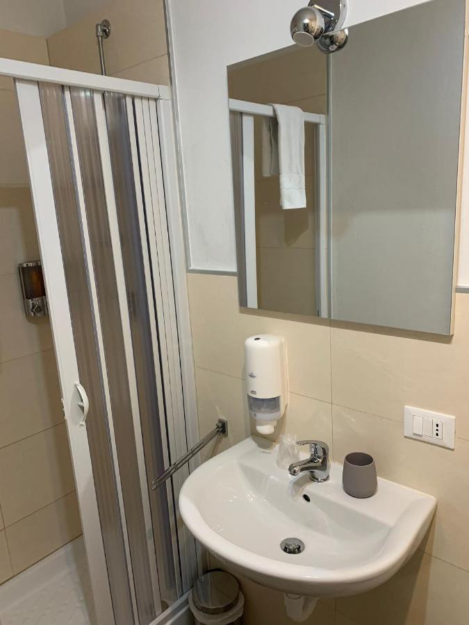 Residenza Lisy Hotel Verbania Ngoại thất bức ảnh